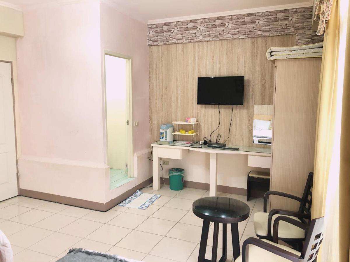 Xin Homestay Luodong Exteriör bild