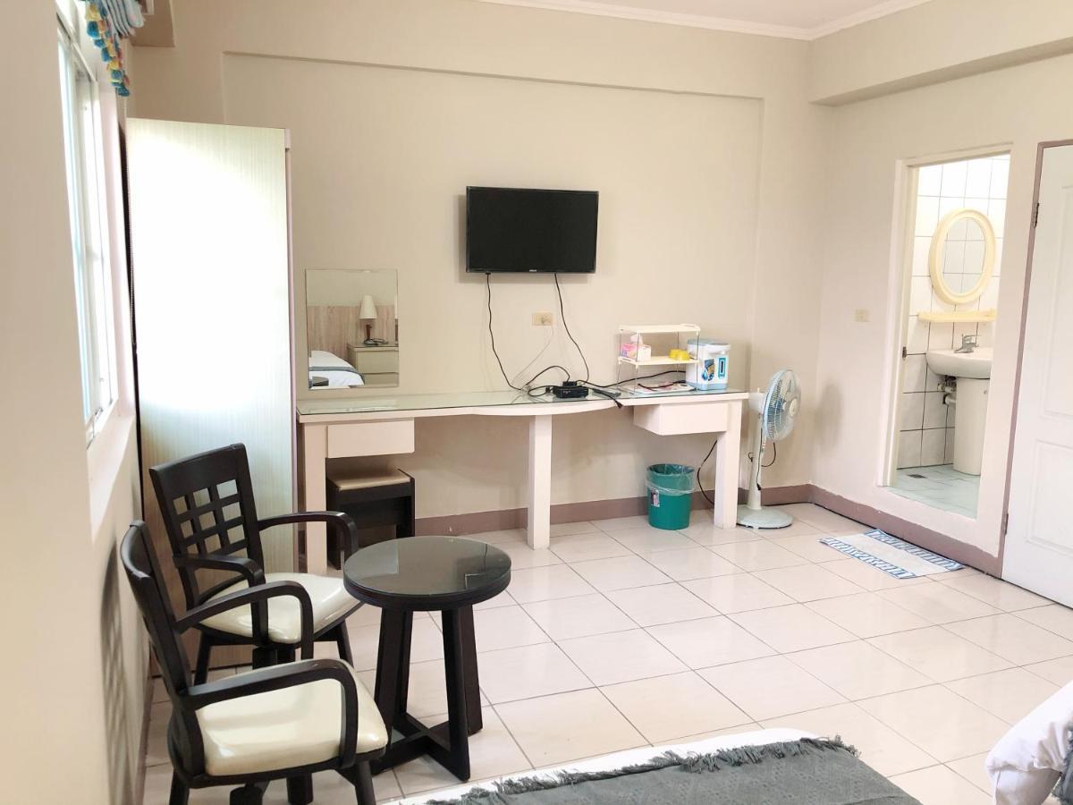 Xin Homestay Luodong Exteriör bild